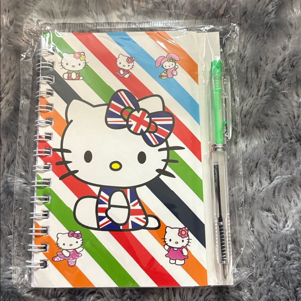 Hello Kitty Bundle - Picture 3 of 10